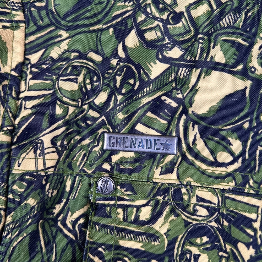 Grenade Snowboard Jacket Mens L Green Full Zip Ski Parka Guns Knives AOP Y2K - Picture 4 of 16